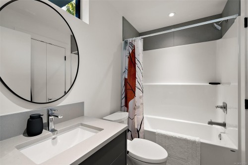 862 Somenos St, Victoria, BC 