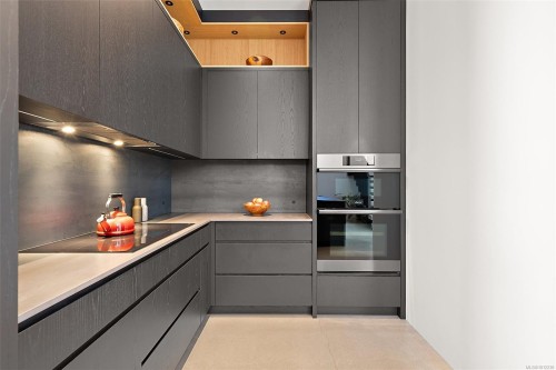 862 Somenos St, Victoria, BC 