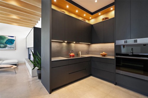 862 Somenos St, Victoria, BC 