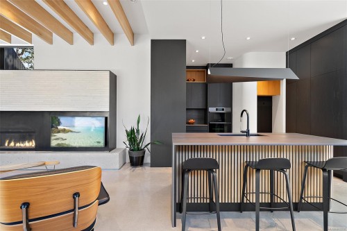 862 Somenos St, Victoria, BC 