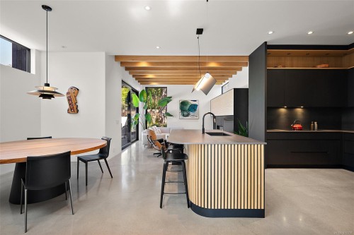 862 Somenos St, Victoria, BC 