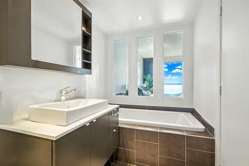 Ensuite bathroom - 2207-150 Ch. De La Pointe-Sud, Montréal (Verdun/Île-Des-Soeurs), QC - Indoor Photo Showing Bathroom