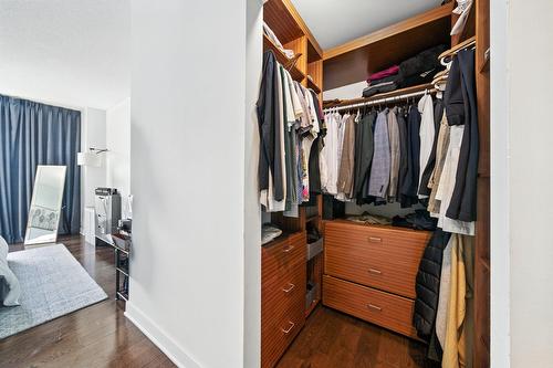 Walk-in closet - 2207-150 Ch. De La Pointe-Sud, Montréal (Verdun/Île-Des-Soeurs), QC - Indoor With Storage