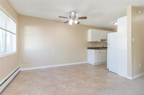 402-218 Bayview Ave, Ladysmith, BC - Indoor Photo Showing Kitchen