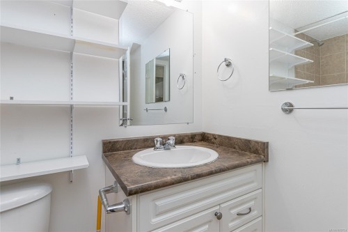 402-218 Bayview Ave, Ladysmith, BC - Indoor Photo Showing Bathroom