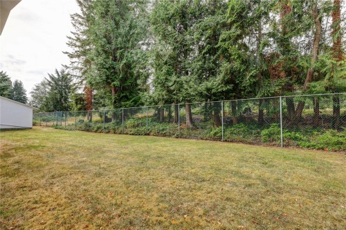 6-322 Village Way, Qualicum Beach, BC - Outdoor