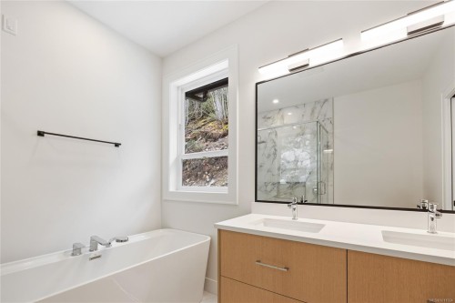 414 Thetis Dr, Ladysmith, BC 