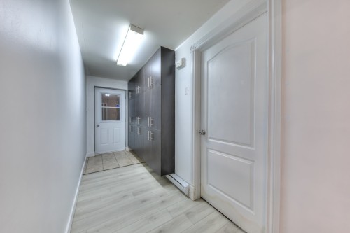 Entrée extérieure - 162 Rue Du Sanctuaire, Saint-Colomban, QC - Indoor Photo Showing Other Room