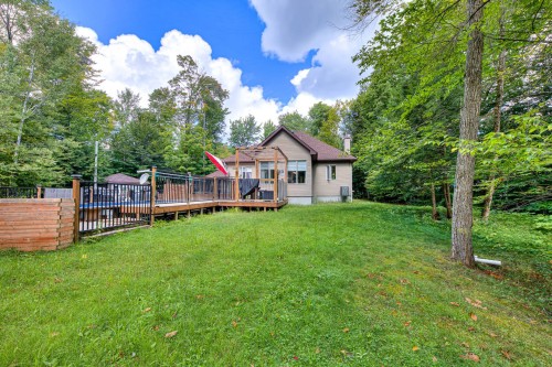 Cour - 162 Rue Du Sanctuaire, Saint-Colomban, QC - Outdoor