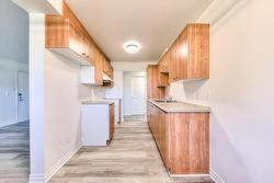 4-2925 Boul. Lapinière  Brossard, QC J4Z 3L6