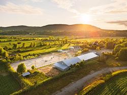 46 Rg des Vingt  Saint-Basile-Le-Grand, QC J3N 0E4