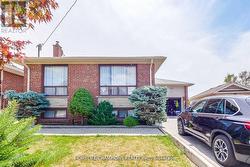 65 WHITBURN CRESCENT  Toronto, ON M3M 2S5