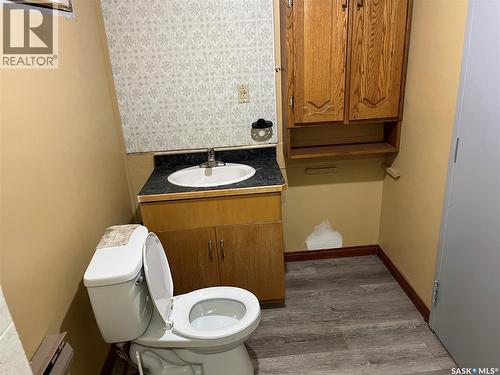 2010 1St Avenue E, Prince Albert, SK - Indoor Photo Showing Bathroom