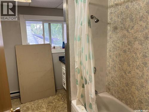 2010 1St Avenue E, Prince Albert, SK - Indoor Photo Showing Bathroom