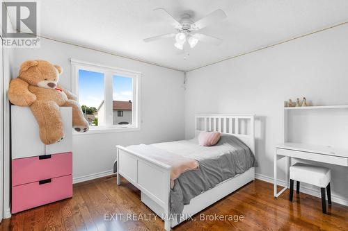 16 La Citadelle Street, Russell, ON - Indoor Photo Showing Bedroom