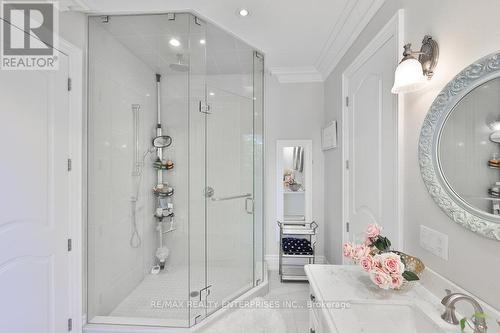 1459 Stavebank Road, Mississauga, ON - Indoor Photo Showing Bathroom