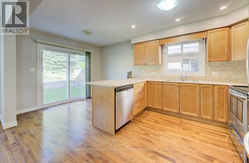 404 Tealby Crescent, Waterloo, ON - Indoor Photo Showing Kitchen