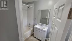 1 High St - Unit 1 - Bathroom - 