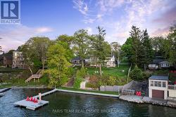 10 WHITE OAKS ROAD  Barrie, ON L4N 4C1