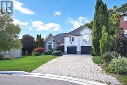 1832 CHESBRO COURT  Mississauga, ON L5H 4H2