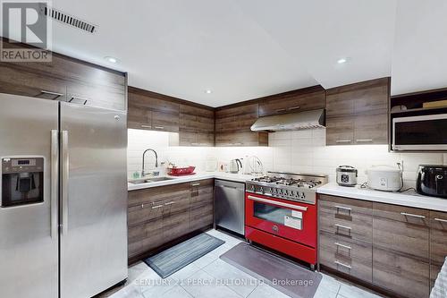 1832 Chesbro Court, Mississauga, ON - Indoor Photo Showing Kitchen