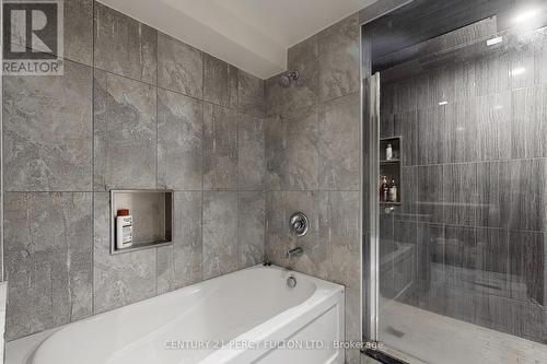 1832 Chesbro Court, Mississauga, ON - Indoor Photo Showing Bathroom