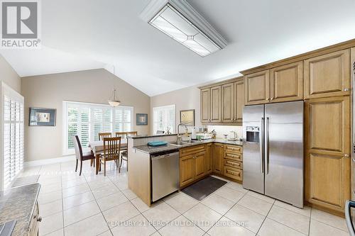 1832 Chesbro Court, Mississauga, ON - Indoor Photo Showing Kitchen With Double Sink