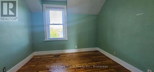 8 Helen Street, Northern Bruce Peninsula, ON 