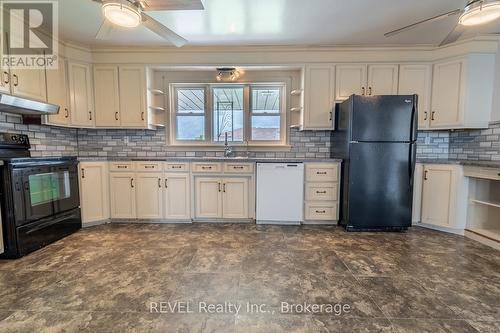 181 Cross Street, Port Colborne (Killaly East), ON - Indoor Photo Showing Kitchen