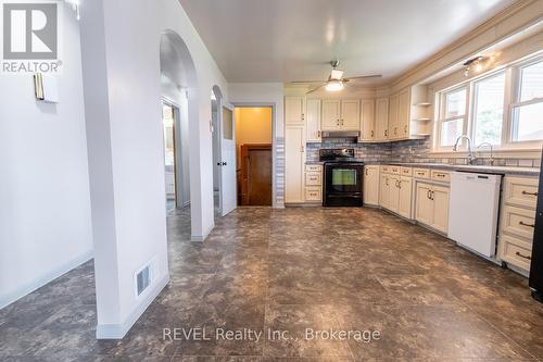 181 Cross Street, Port Colborne (Killaly East), ON - Indoor Photo Showing Kitchen
