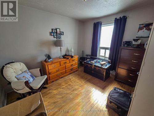 40 Taylor Avenue, Kirkland Lake (Kl & Area), ON - Indoor Photo Showing Bedroom