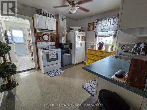 40 Taylor Avenue, Kirkland Lake (Kl & Area), ON - Indoor Photo Showing Kitchen With Double Sink