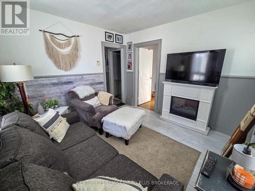 40 Taylor Avenue, Kirkland Lake (Kl & Area), ON - Indoor Photo Showing Living Room With Fireplace