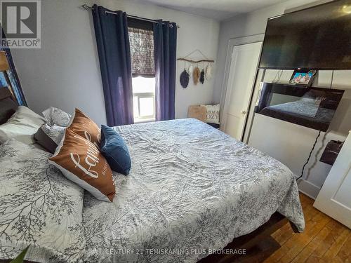 40 Taylor Avenue, Kirkland Lake (Kl & Area), ON - Indoor Photo Showing Bedroom