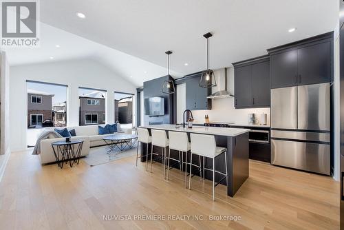 2228 Saddlerock Avenue, London North (North S), ON - Indoor Photo Showing Kitchen With Upgraded Kitchen