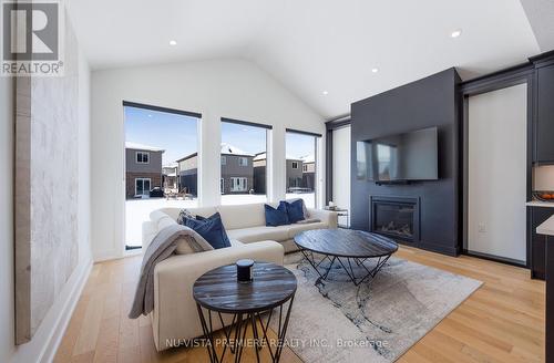 2228 Saddlerock Avenue, London North (North S), ON - Indoor Photo Showing Living Room With Fireplace
