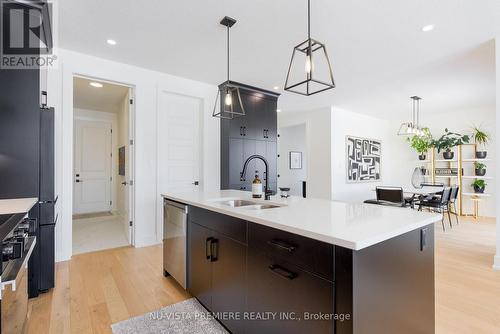 2228 Saddlerock Avenue, London North (North S), ON - Indoor Photo Showing Kitchen With Double Sink With Upgraded Kitchen