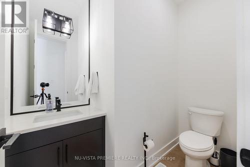 2228 Saddlerock Avenue, London North (North S), ON - Indoor Photo Showing Bathroom