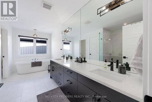 2228 Saddlerock Avenue, London North (North S), ON - Indoor Photo Showing Bathroom