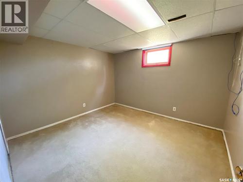 216 3Rd Street E, Frontier, SK - Indoor Photo Showing Basement