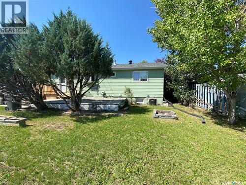 216 3Rd Street E, Frontier, SK - Outdoor