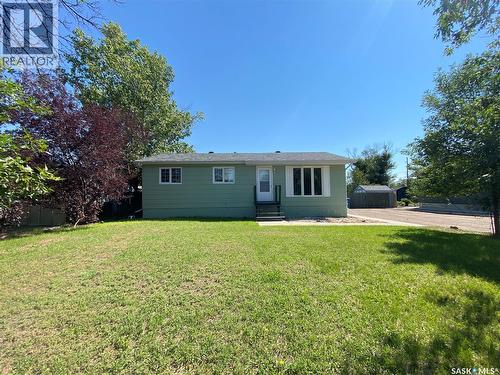 216 3Rd Street E, Frontier, SK - Outdoor