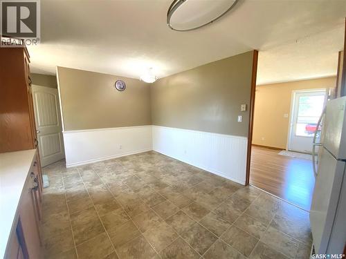 216 3Rd Street E, Frontier, SK - Indoor Photo Showing Other Room