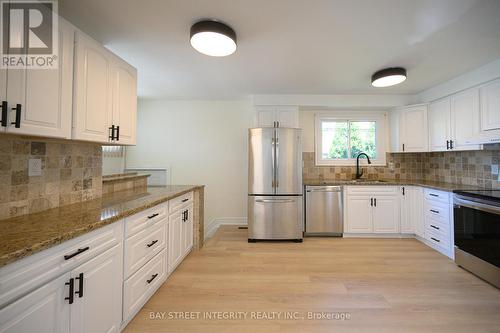 106 Beland Avenue N, Hamilton, ON - Indoor Photo Showing Kitchen