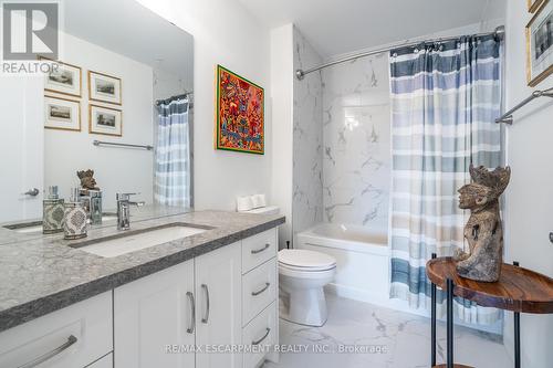 213 - 30 Hamilton Street S, Hamilton, ON - Indoor Photo Showing Bathroom