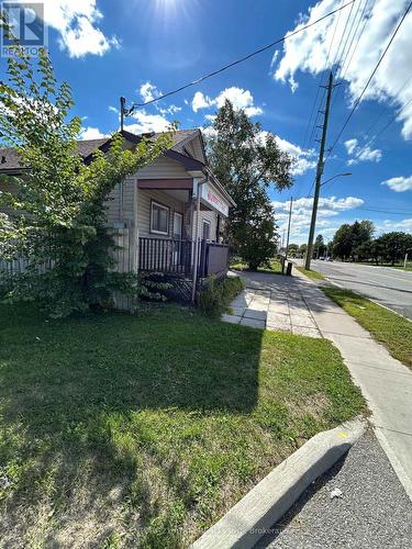41 Bloor Street E, Oshawa, ON - Outdoor