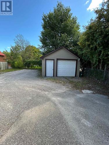41 Bloor Street E, Oshawa, ON - Outdoor