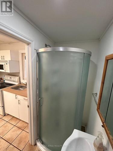 41 Bloor Street E, Oshawa, ON - Indoor Photo Showing Bathroom