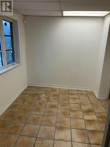 41 Bloor Street E, Oshawa, ON - Indoor Photo Showing Other Room