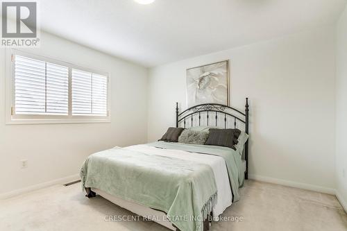 5971 Stonebriar Crescent, Mississauga, ON - Indoor Photo Showing Bedroom